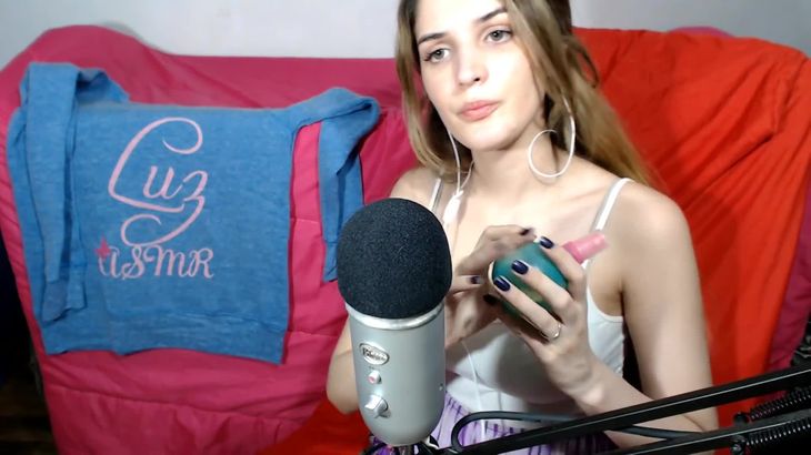 [ASMR在线]Besitos–Mouthsounds—Triggers-para-dormir-ASMR